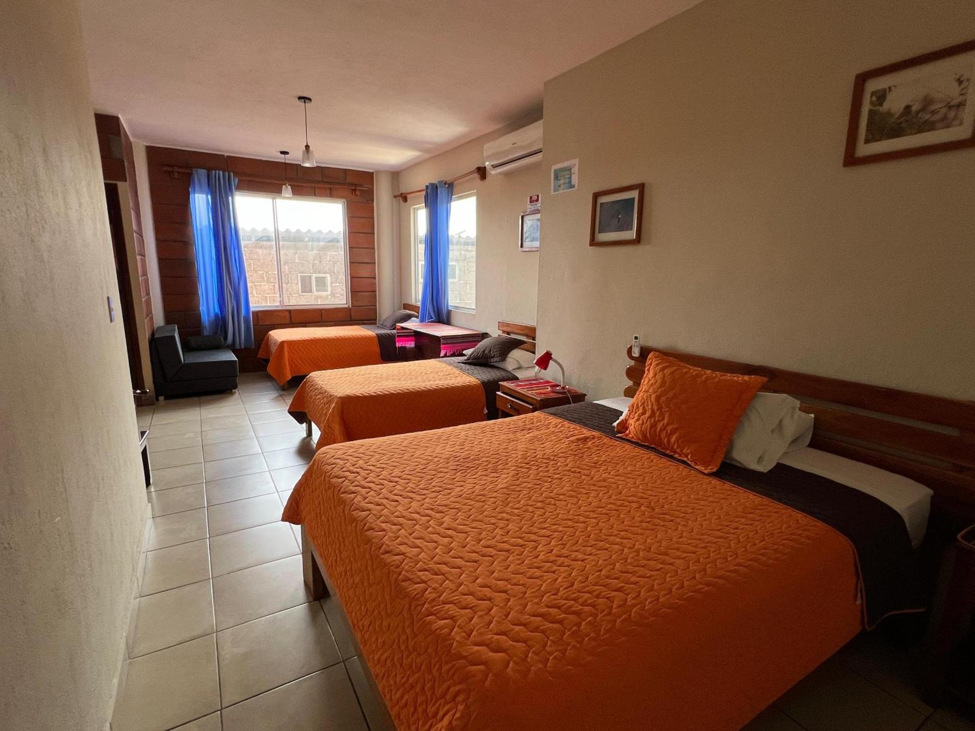 Hostal Cattleya Puerto Baquerizo Moreno Eksteriør bilde
