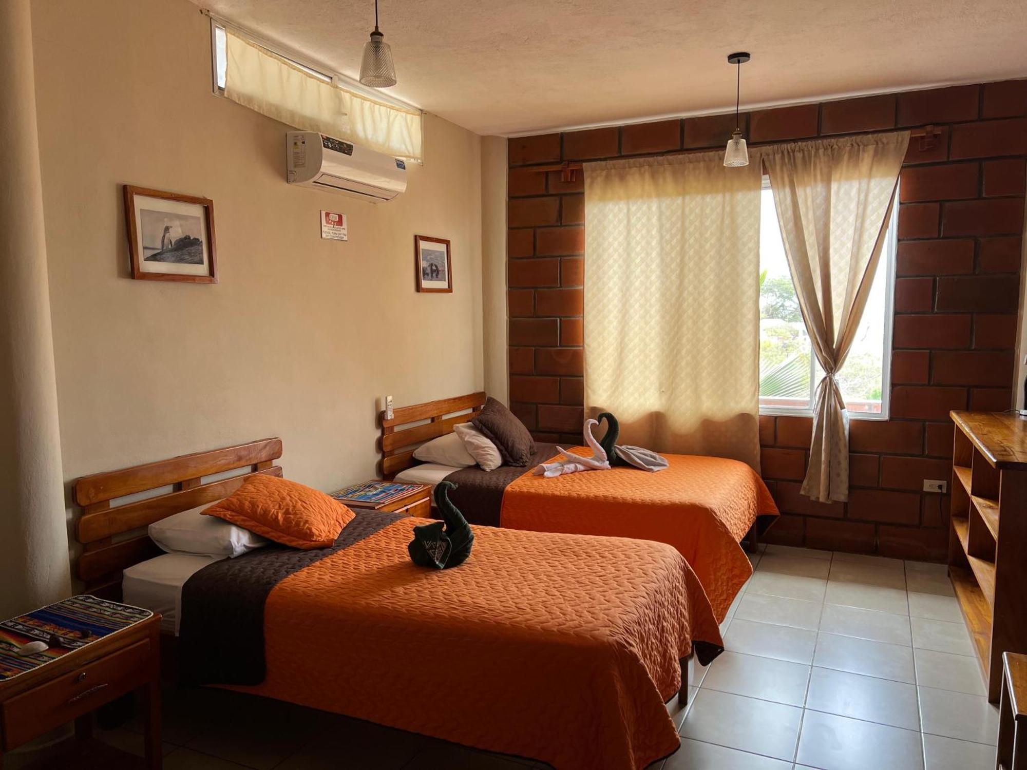 Hostal Cattleya Puerto Baquerizo Moreno Eksteriør bilde