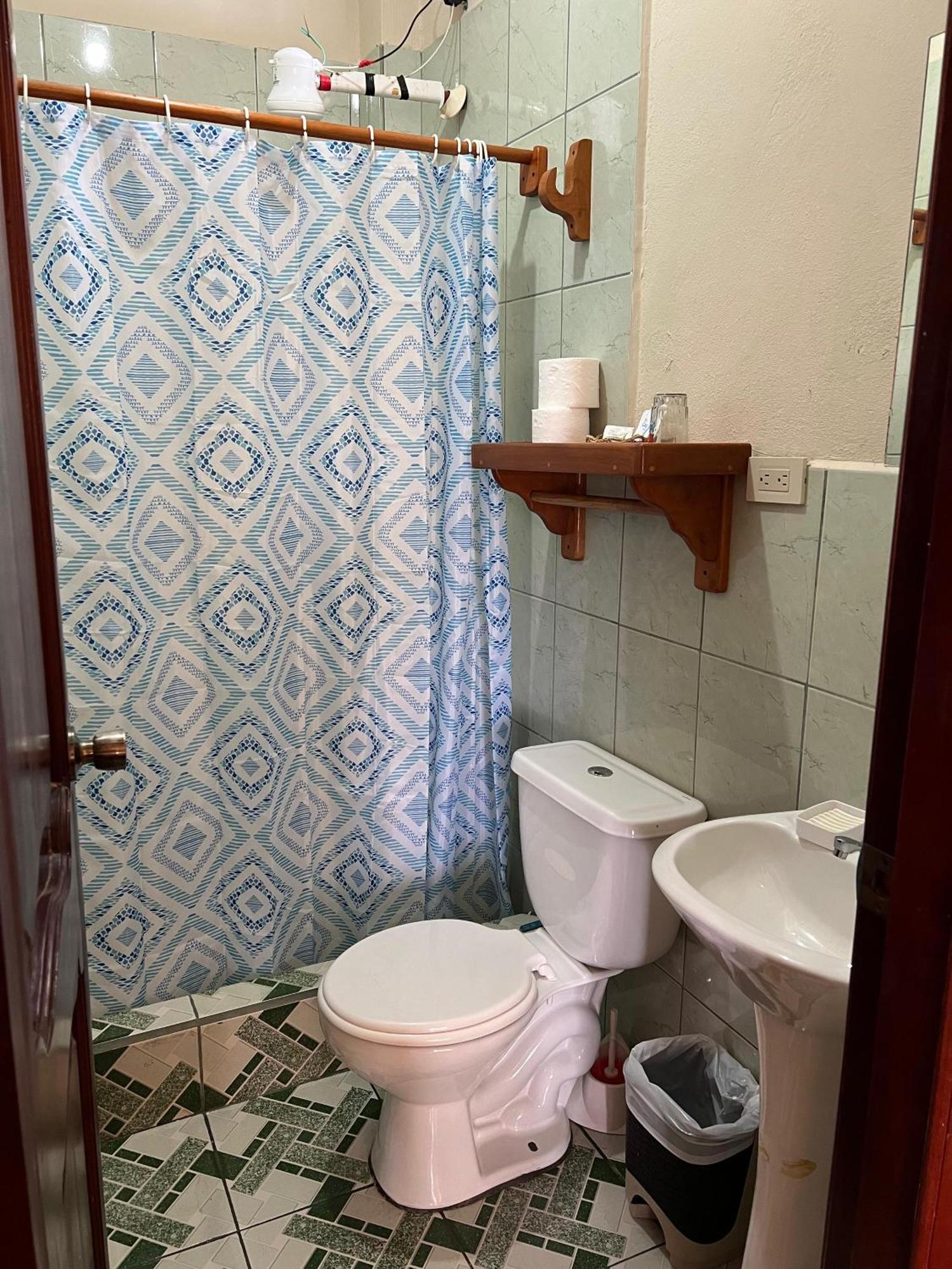 Hostal Cattleya Puerto Baquerizo Moreno Eksteriør bilde