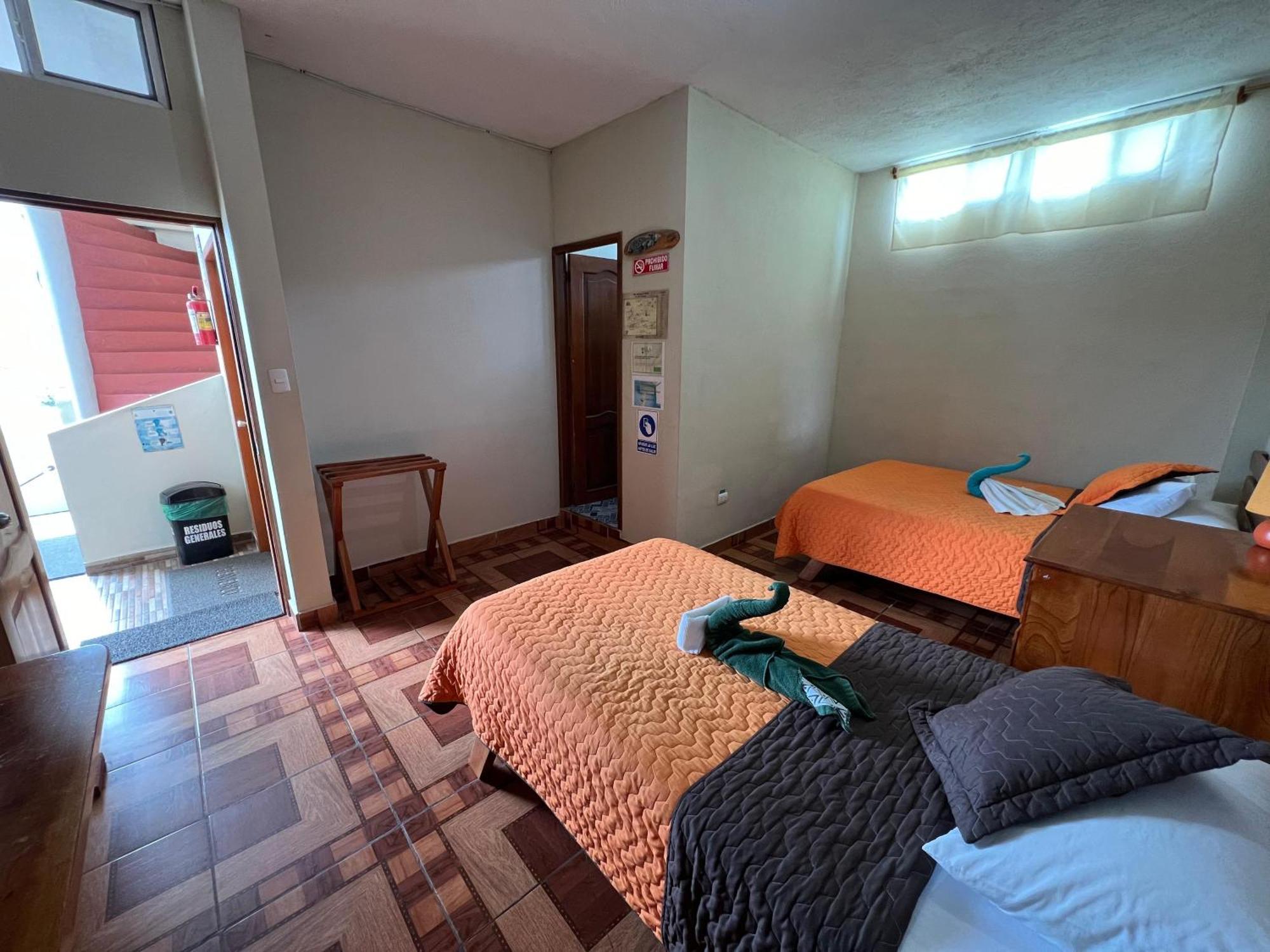 Hostal Cattleya Puerto Baquerizo Moreno Eksteriør bilde